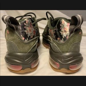 Women’s Nike Air Max 98 Floral Camo size 7.